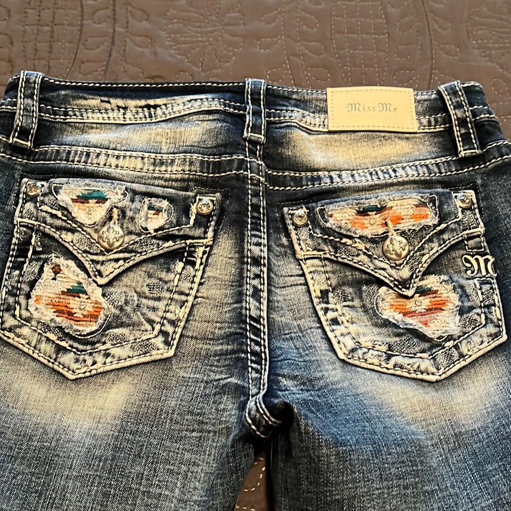 Miss Me Straight leg jeans. Wore one time. Too short me, thought it work